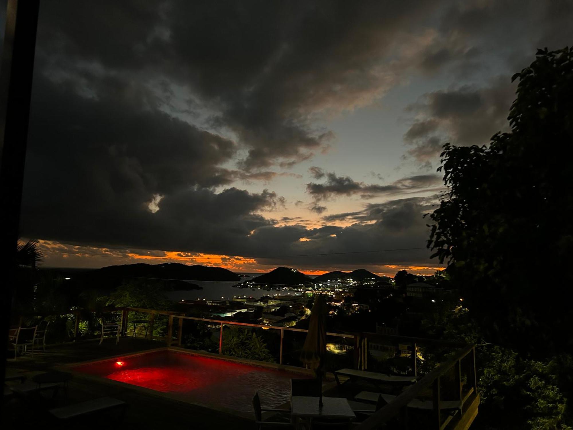 שארלוט אמלי The Green Iguana Hotel מראה חיצוני תמונה